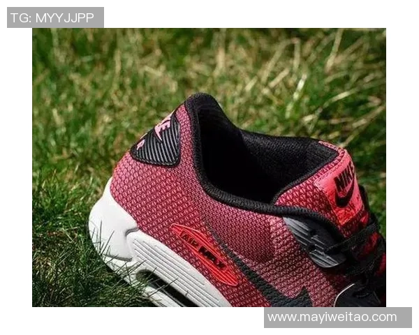 大牌球星推荐女款足球鞋选择指南 打造专业与舒适兼备的球场表现